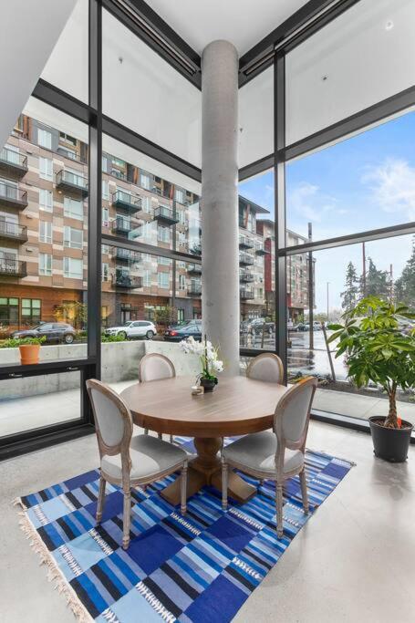 Airy And Open Corner Loft - 92 Walkscore Redmond Exterior foto