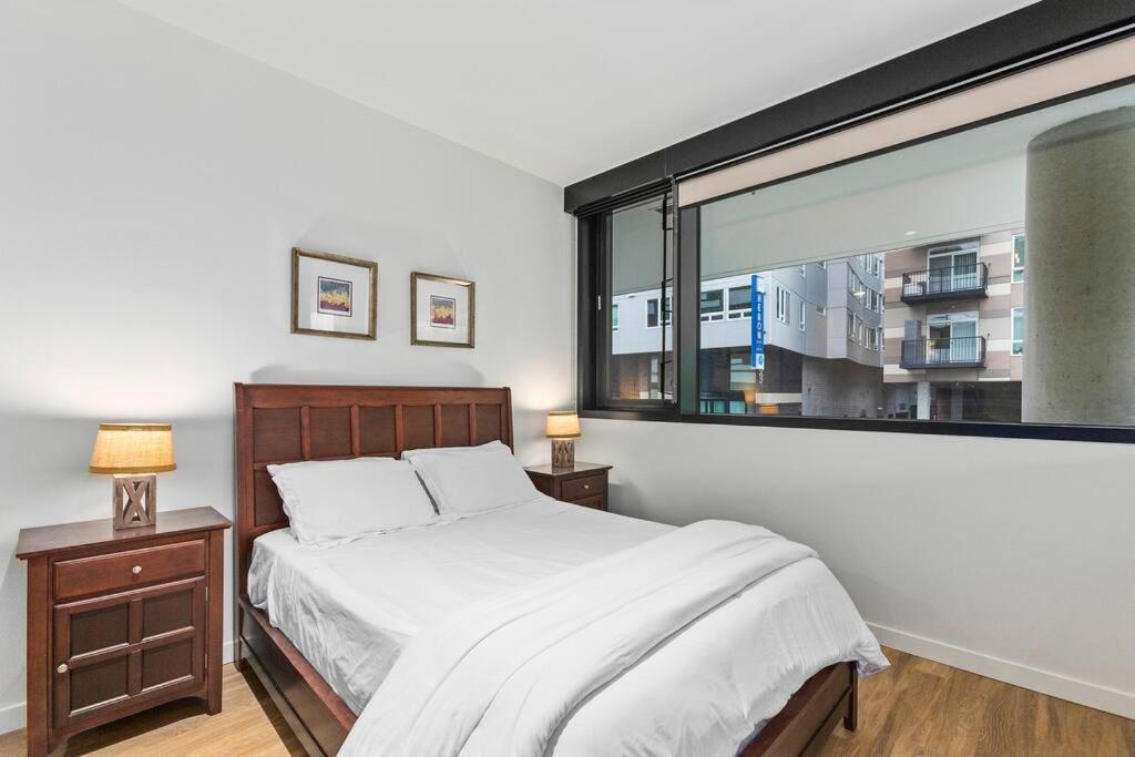 Airy And Open Corner Loft - 92 Walkscore Redmond Exterior foto